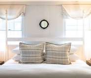 Rise-and-Shine-Bed